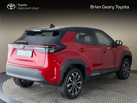 2024 Toyota Yaris Cross - view 2