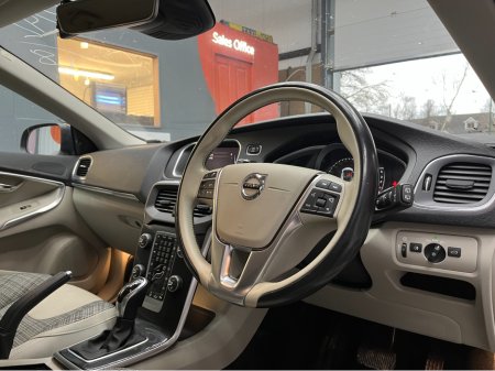 2018 Volvo V40 - thumbnail 8