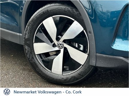 2026 Volkswagen Tiguan - view 2