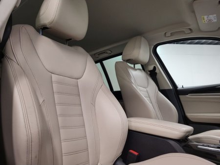 2021 BMW X3 xDrive30e xLine €43,975 thumbnail
