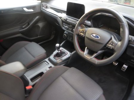 2020 Ford Focus - thumbnail 14