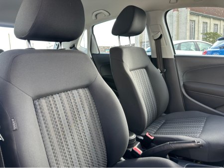 2015 Volkswagen Polo - thumbnail 17