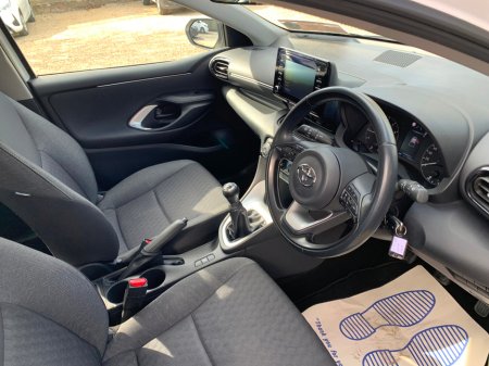 2023 Toyota Yaris - thumbnail 16