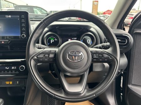 2024 Toyota Yaris Cross LUNA HYBRID 4DR AUTO €28,750 thumbnail
