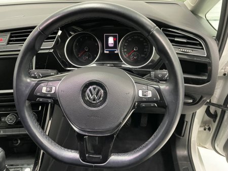 2017 Volkswagen Touran  €16,995 thumbnail