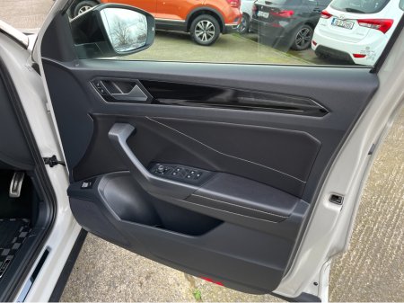 2023 Volkswagen T-Roc - thumbnail 16