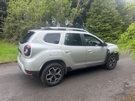 2019 Dacia Duster - view 2