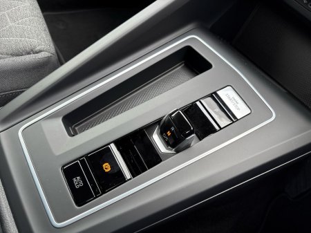 2026 Volkswagen Golf Edition 75 1.5 MHEV thumbnail