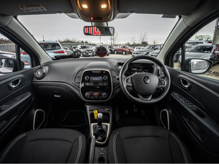 2019 Renault Captur 2019 Captur 1.5dci/New NCT/Irish/1yr warranty €13,888 thumbnail