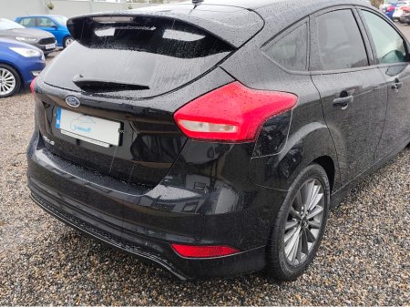 2019 Ford Focus ST-LINE 1.5 TD 120PS 6SPEED 4DR €15,800 thumbnail