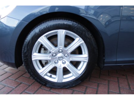 2019 Volvo V40 2.0D4 INSCRIPTION 5DR HATCHBACK AUTO HUGE SPEC  // 1 OWNER CAR // AS NEW CONDITION THROUGHOUT // BUY WITH CONFIDENCE AA AND SIMI APPROVED DEALER 2026 // FINANCE ARRANGED // €19,950 thumbnail