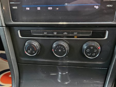 2017 Volkswagen Golf - thumbnail 11