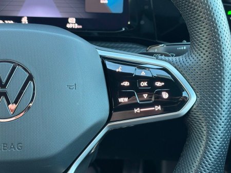 2023 Volkswagen Golf R-LINE 1.5 MHEV PETROL AUTO 5 DOOR €33,995 thumbnail