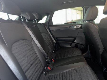 2025 Kia Ceed - thumbnail 5