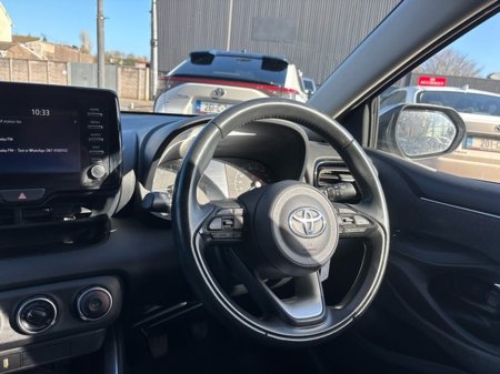 2021 Toyota Yaris - thumbnail 9