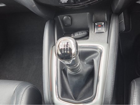 2017 Nissan Qashqai ** DEPOSIT TAKEN ** 1.5 SV PREMIUM E6 4DR €15,950 thumbnail