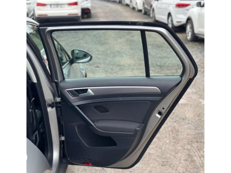 2013 Volkswagen Golf - thumbnail 13