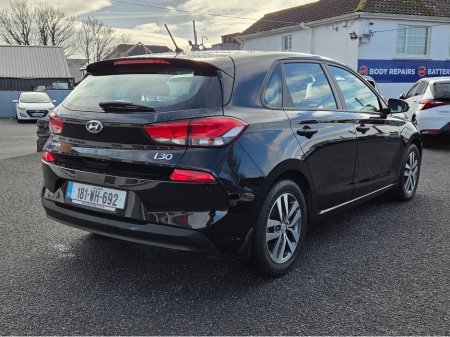 2018 Hyundai i30 I 30 DELUXE 5DR €14,950 thumbnail