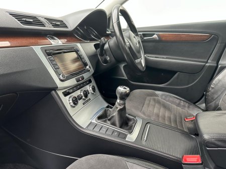 2012 Volkswagen Passat - thumbnail 13