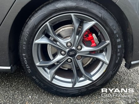 2021 Ford Focus - thumbnail 38