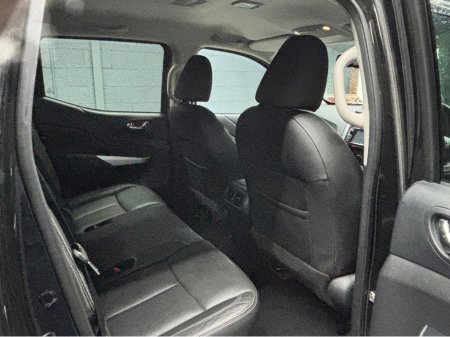 2018 Nissan Navara - view 3