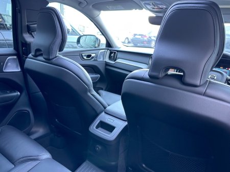 2025 Volvo XC60 - thumbnail 15
