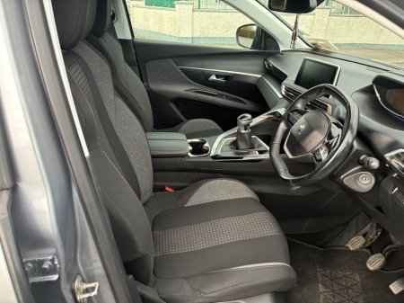 2019 Peugeot 3008 - thumbnail 8