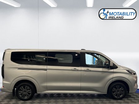 2024 Ford Tourneo Custom 8 Seater Taxi €76,995