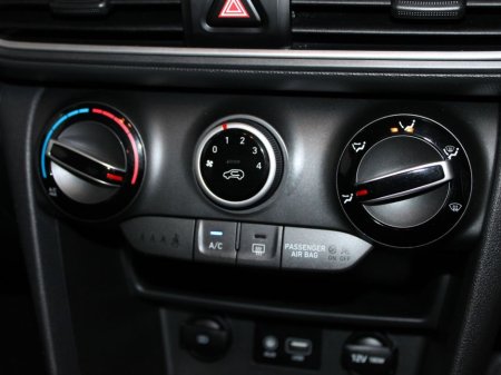 2019 Hyundai Kona - thumbnail 19