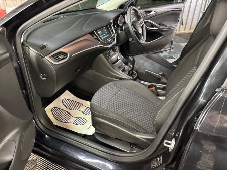 2017 Opel Astra - thumbnail 17