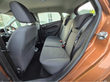 2013 Ford Fiesta - thumbnail 4