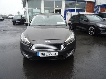 2016 Ford Focus - thumbnail 3