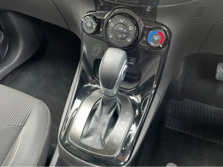 2016 Ford Fiesta - thumbnail 16