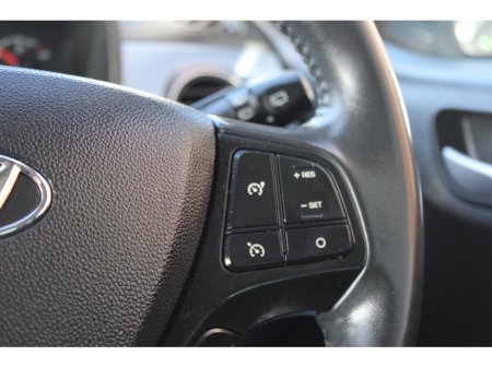 2017 Hyundai i10 - thumbnail 11