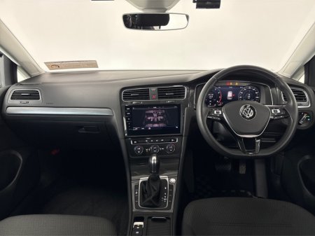 2019 Volkswagen Golf COMFORTLINE**TOUCHSCREEN MEDIA**APPLE CAR PLAY**REVERSE CAMERA**PARKING SENSORS**MULTIFUNCTIONAL STEERING WHEEL**CRUSIE CONTROL**DUAL CLIMATE**CLOTH SEATS**ELECTRIC WINDOWS**AIRCONDITIONING**ISOFIX** €19,995 thumbnail
