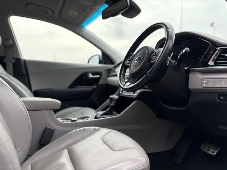 2020 Kia Niro Plug in hybrid €21,995 thumbnail