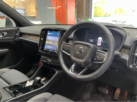 2022 Volvo XC40 - thumbnail 10