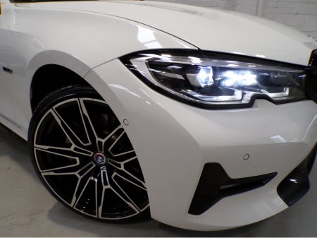 2021 BMW 3 Series 2021*BMW 330E TOURING*PLUG-IN HYBRID*SPORT PRO EDITION*AMAZING ON FUEL,POWER AND A VERY COMFORTABLE DRIVE*FULL LEATHER HEATED SEATS*M-SPORT ALLOY WHEELS*AUTO*LANE PROTECTION*ACTIVE BRAKI €29,900