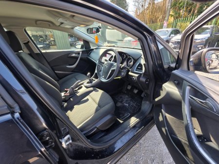 2013 Opel Astra - thumbnail 9