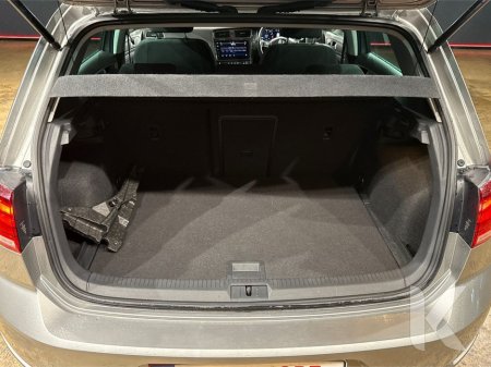 2018 Volkswagen Golf - thumbnail 11