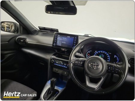 2023 Toyota Yaris DESIGN HEV 1.5 Petrol Automatic €25,895 thumbnail