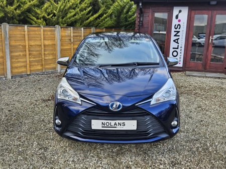 2017 Toyota Vitz - thumbnail 6