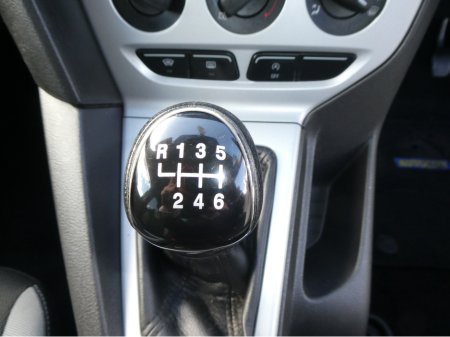 2012 Ford Focus - thumbnail 27
