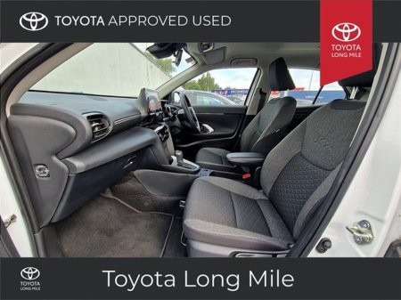 2025 Toyota Yaris Cross - thumbnail 6