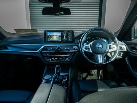 2022 BMW 5 Series - thumbnail 8