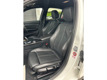 2017 BMW 3 Series - thumbnail 22