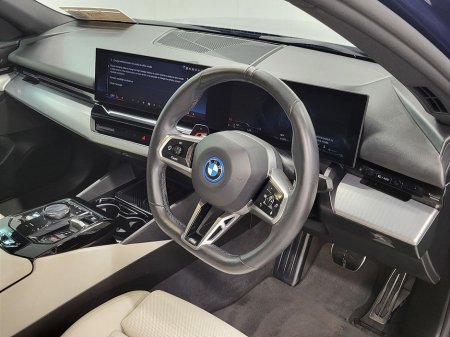 2024 BMW 5 Series - photo 6