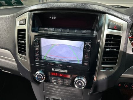 2017 Mitsubishi Pajero 3.2 DiD LWB 2 Seater N1 Commercial €27,500 thumbnail