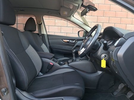 2018 Nissan Qashqai SV Premium with Moonroof 1.5 Diesel. €15,650 thumbnail
