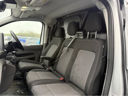 2025 Volkswagen Transporter - thumbnail 11